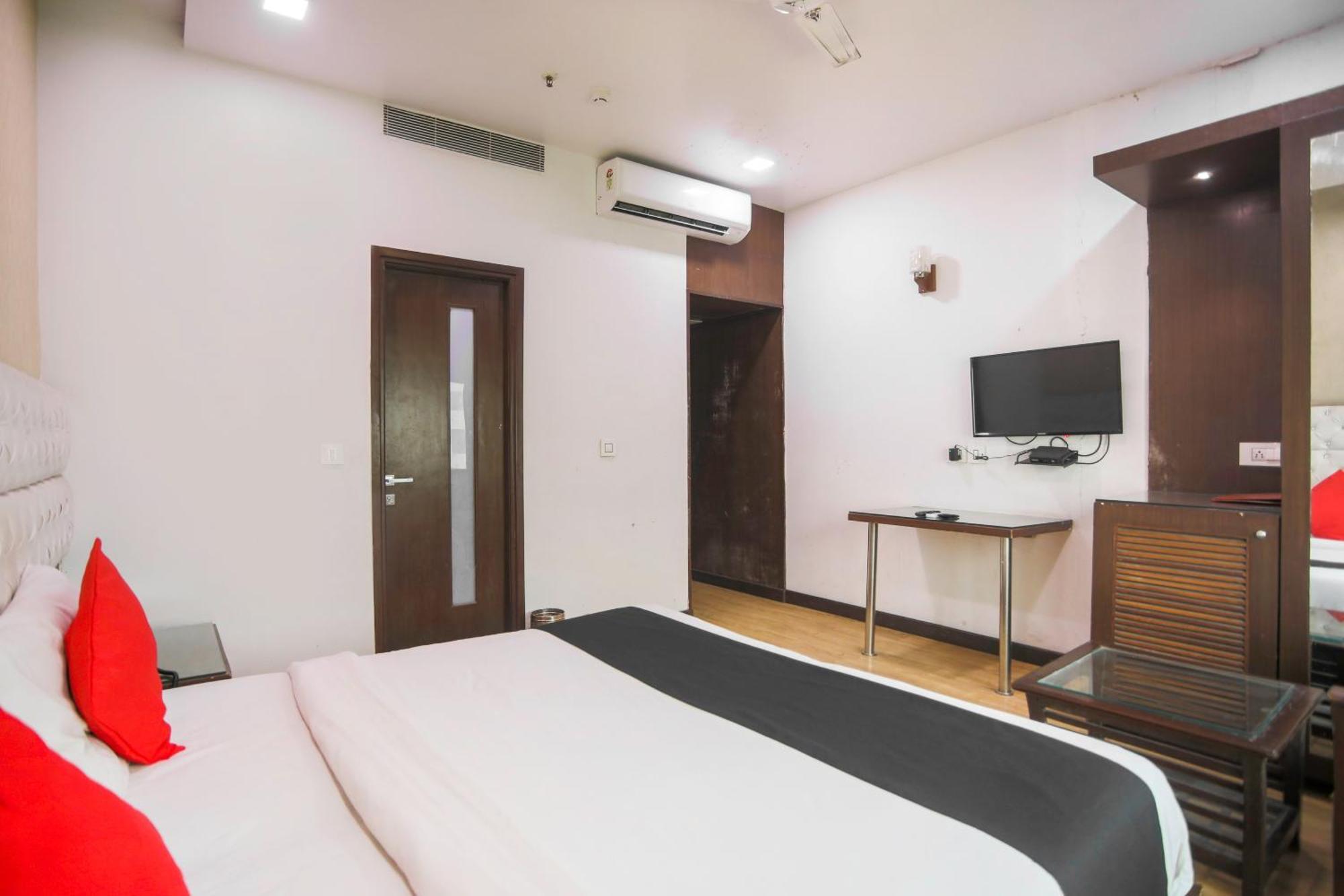 Hotel O Parktel Indirapuram Exterior foto