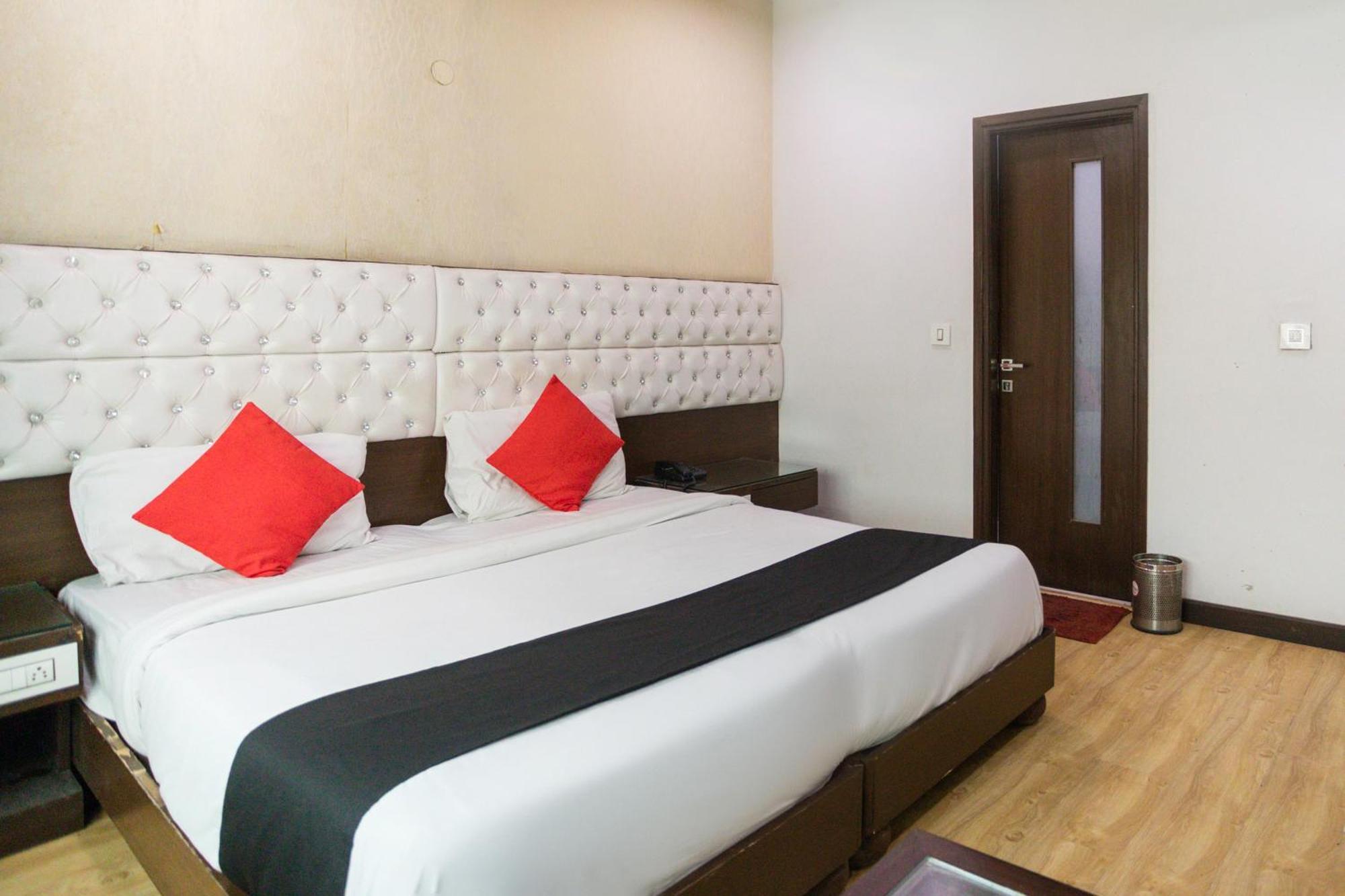 Hotel O Parktel Indirapuram Exterior foto